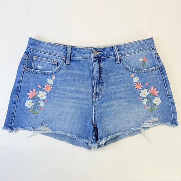 Time and Tru Pants - Time and Tru Womens Sz‎ 12 High Rise Embroidered Floral Denim Shorts Distressed